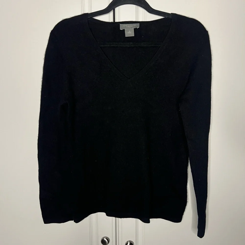 Ann Taylor 100% Cashmere Black V-Neck Sweater Medium